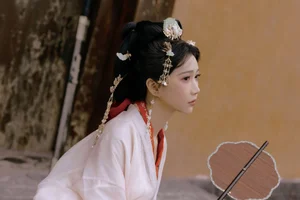 Exploring Visual Narrative with Qi Luo Sheng De Xiao Su Su Vol.6337 - image 1