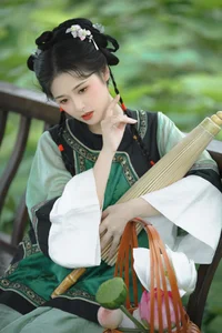 YiTuYu Art Language Vol.7167: Featuring the Elegant Tian Tian Quan Quan - image 5