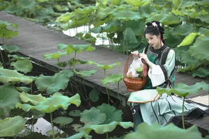 YiTuYu Art Language Vol.7167: Featuring the Elegant Tian Tian Quan Quan - image 13