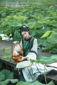 YiTuYu Art Language Vol.7167: Featuring the Elegant Tian Tian Quan Quan - image 37