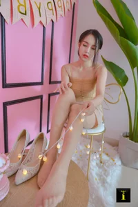 IESS Puhui Collection 142: Model Xiao Yu in Classic Silk Fashion - image 17