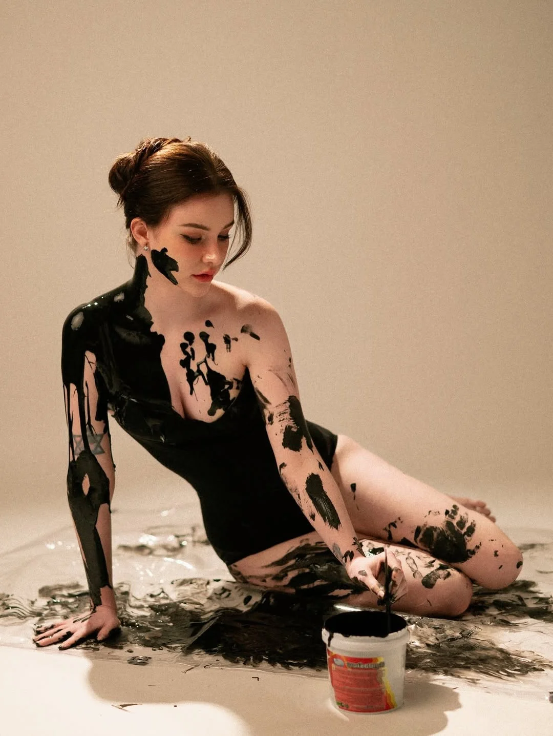 Jessie Vard Stuns Fans With Bold and Artistic Bodypainting Style