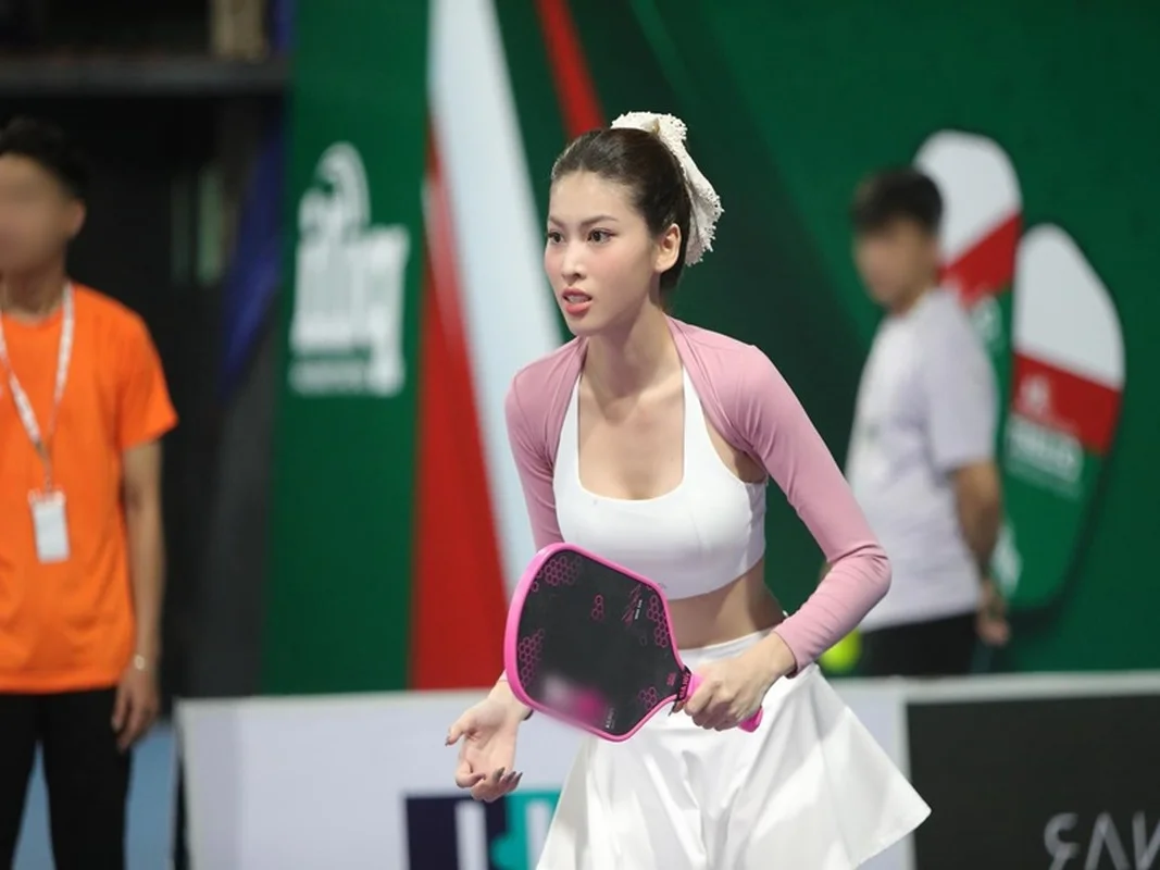 Ngoc Trinh and Vietnamese Celebrities Showcase Trendy Fashion on the Pickleball Court