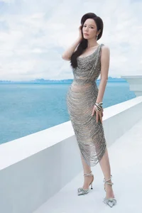 Exploring the Allure of Ly Nha Ky: A Fusion of Glamour and Nature in Ha Long - image 1
