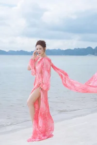 Exploring the Allure of Ly Nha Ky: A Fusion of Glamour and Nature in Ha Long - image 3
