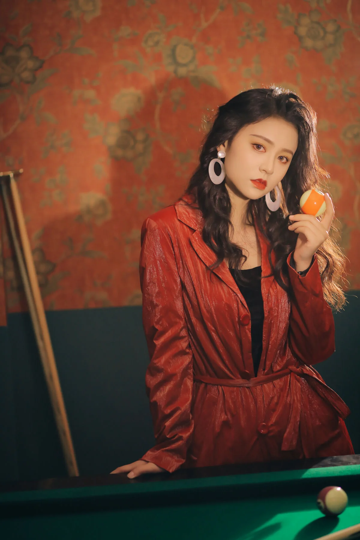 YiTuYu Art Language Vol.7238: A Visual Journey with Model Xiao Yi