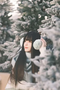 Exploring the Visual Elegance of YiTuYu Art Language Vol.6206 Xiao Huang Tong Xue - image 3
