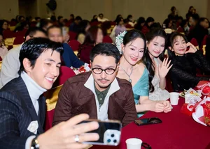 Actress Lan Phuong Captivates the Public with Radiant Elegance at Recent High-Profile Event - image 5
