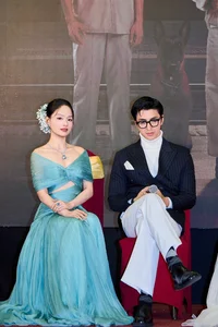 Actress Lan Phuong Captivates the Public with Radiant Elegance at Recent High-Profile Event - image 3