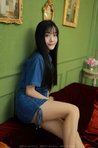 IESS Wanping Blue Denim Skirt Fashion Photography Collection - image 4