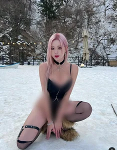 Chilling Beauty: The Viral Korean Trend of Bikini Photoshoots in the Snow - image 5