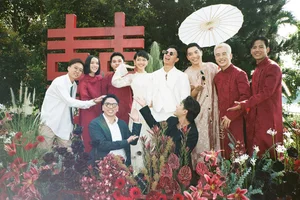 Co Em Trendy Mother Goes Viral for Youthful Beauty and Elegance at Daughter's Engagement Ceremony - image 4