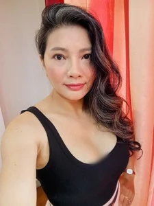 Actress Kieu Trinh Embraces Ageless Beauty and Confidence in 48th Birthday Photoshoot - image 7