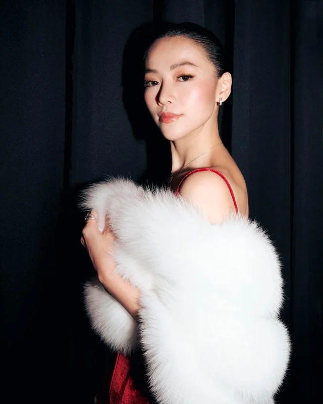 Celebrity Fashion Spotlight: Thuy Anh's Bustier Glamour and Ho Ngoc Ha's Radiant Red Style