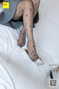 Junjun Elegant Floral Grey Silk Stockings IESS 259 Fashion Gallery - image 0