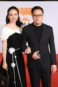 Trấn Thành and Hari Won: A Red Carpet Appearance of Elegance and Unity - image 7