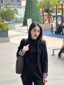 Meet the Stunning Gen Z Literature Teacher Redefining Classroom Style with Her Chic Fashionista Aesthetic - image 8