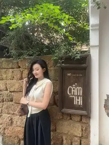 VGU No.194 Elegant Beauty of a Long-Haired Girl in a Rustic Cafe Setting - image 3