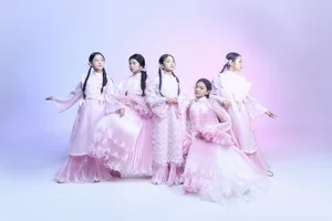 Traditional Vietnamese Fashion: Ao Nhat Binh and Ao Dai in the Bach Hoa Tien Collection - image 18