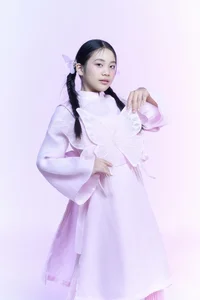 Traditional Vietnamese Fashion: Ao Nhat Binh and Ao Dai in the Bach Hoa Tien Collection - image 12