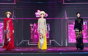 Luong The Thanh and Thuy Diem Exude Elegance in Dragon and Phoenix Ao Dai - image 6