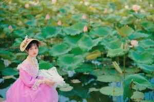 YiTuYu Art Language Vol.7402: Featuring the Ethereal Xiao Xiao Yu - image 0