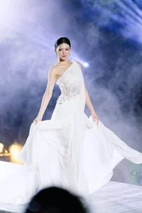 Miss Thanh Thuy Showcases Exquisite Hue Royal Court Inspired Ao Dai Collection - image 5