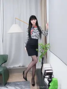 XiuRen No.10548 Jia Duo Bao: A Delicate Pink-Clad Muse, Softly Alluring - image 12