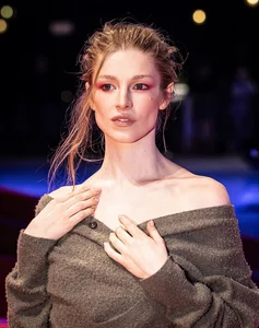 Hunter Schafer: The Global Icon Redefining Beauty and Transgender Visibility - image 3