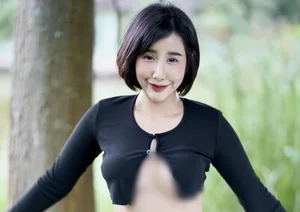 Thai Fashion Revolution: Exploring the Bold Underboob Trend Among Bangkok's Elite Beauties - image 3
