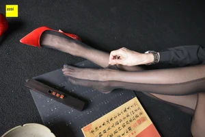 IESS Sixiangjia 317 Featuring Model Junjun in Elegant Black Fashion Stockings - image 132