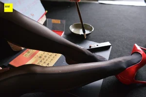 IESS Sixiangjia 317 Featuring Model Junjun in Elegant Black Fashion Stockings - image 142
