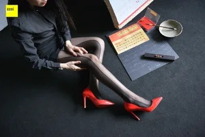 IESS Sixiangjia 317 Featuring Model Junjun in Elegant Black Fashion Stockings - image 58