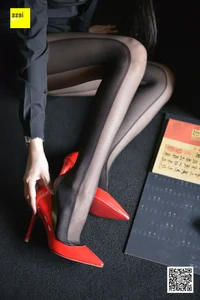IESS Sixiangjia 317 Featuring Model Junjun in Elegant Black Fashion Stockings - image 101