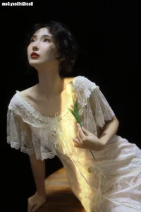 YiTuYu Art Language Vol.4040 Li Miao Miao: A New Standard in Artistic Photography - image 0