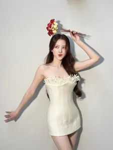 Baifern Pimchanok: Thai "Jade Girl" Stuns in Unique Mushroom-Inspired Gown, Setting New Fashion Trends - image 10