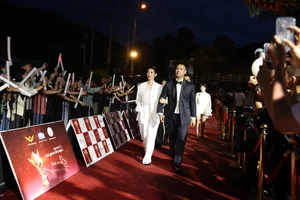 Stunning Red Carpet Moments: Meritorious Artist Kim Tuyến and Quỳnh Kool Shine with Elegant and Sophisticated Fashion Choices - image 3