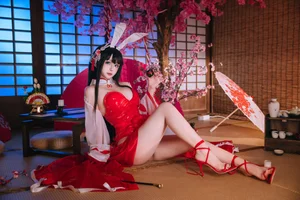 Elegant Chikuma Bunny Girl Cosplay: A Masterpiece by Ri Nai Jiao from Azur Lane - image 17