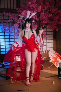 Elegant Chikuma Bunny Girl Cosplay: A Masterpiece by Ri Nai Jiao from Azur Lane - image 7