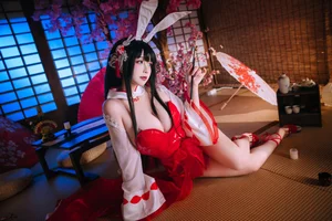 Elegant Chikuma Bunny Girl Cosplay: A Masterpiece by Ri Nai Jiao from Azur Lane - image 10