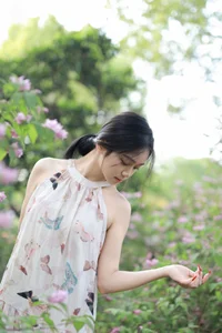 Modern Portraiture: YiTuYu Art Language Vol.7071 featuring Wo Bu Shua Niao - image 15