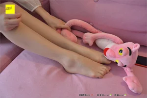 IESS Silk Foot Bento 245 Featuring Shanshan: An Artistic Exploration of Mood and Elegance - image 82