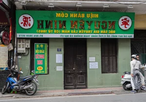 The Mystery of Hanoi’s 'Clone' Streets: Why Dozens of Shops Share the Same Name? - image 9
