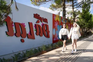 Exploring the Magical Forest of Light: A New Digital Art Landmark in Da Lat - image 7