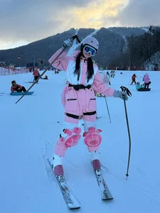 Inside the Luxurious Lifestyle and Travel Adventures of Runner-up Huyen My - image 8