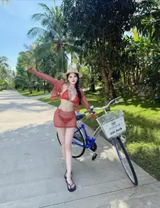 Region Hot Girl Stuns in Bikini, Flaunting "Glowing" White Skin - image 2