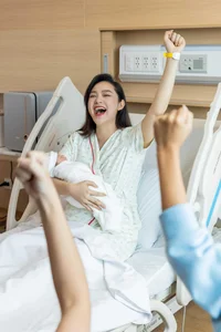 Minh Hằng’s Stunning Post-Partum Glow: Vietnamese Star Shares Her Beauty Transformation After Giving Birth - image 5