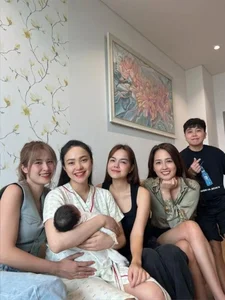 Minh Hằng’s Stunning Post-Partum Glow: Vietnamese Star Shares Her Beauty Transformation After Giving Birth - image 1
