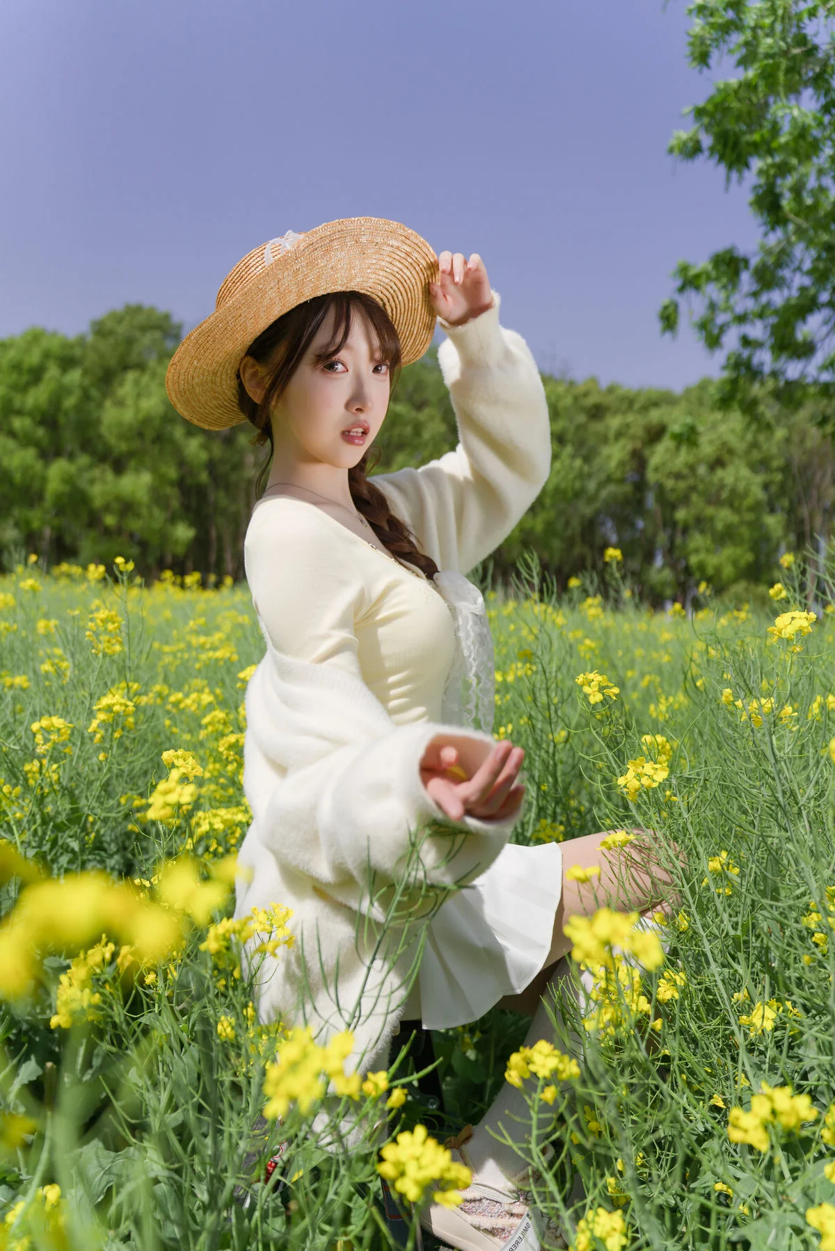 Dreamy Spring in Rapeseed Field YiTuYu Vol.8968 Bing Leng Qi E