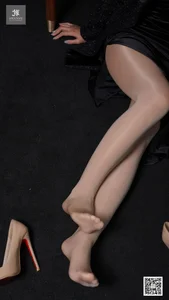 Elegant Asian Fashion: Xiao Jing in Traditional Qipao and Shiny Silk Stockings - IESS 186 Collection - image 3